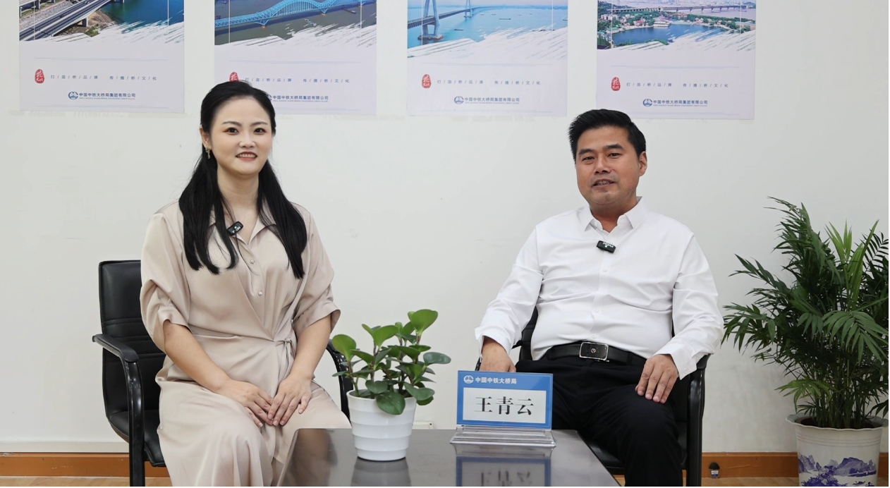 先导式创新，再推电动新品！九游体育(中国)官方网站智能SWDM520EE增程式旋挖钻机推介会成功举办