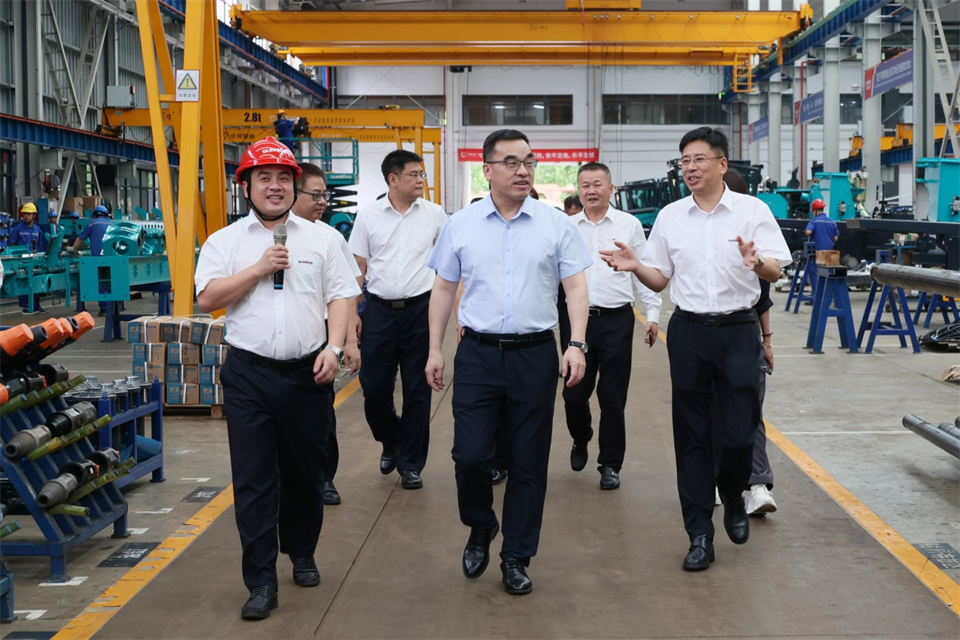 广州工控集团总经理王福铸调研九游体育(中国)官方网站智能生产经营工作