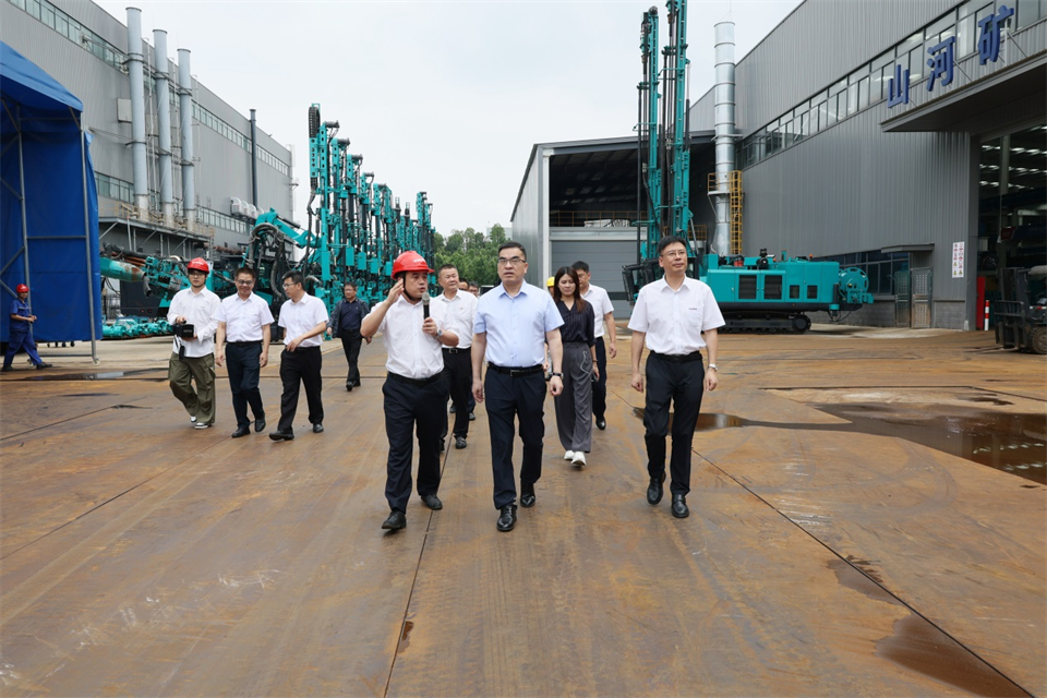 广州工控集团总经理王福铸调研九游体育(中国)官方网站智能生产经营工作