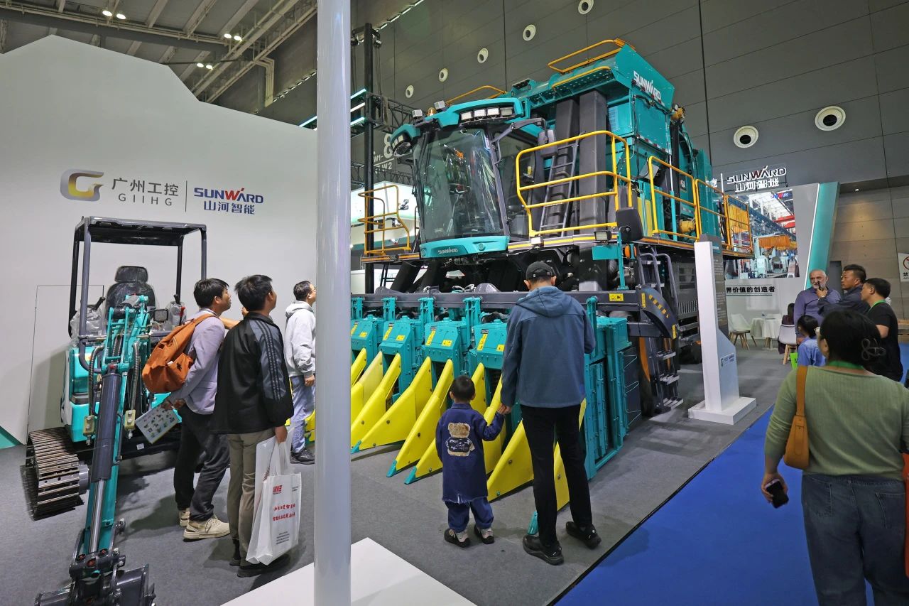 聚焦智能化、无人化！九游体育(中国)官方网站智能携多款产品亮相2024中国国际农业机械展