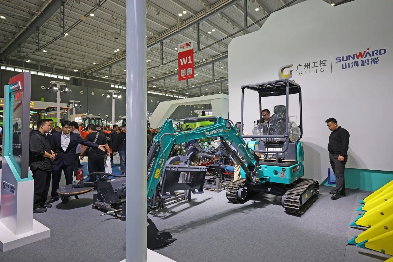 聚焦智能化、无人化！九游体育(中国)官方网站智能携多款产品亮相2024中国国际农业机械展