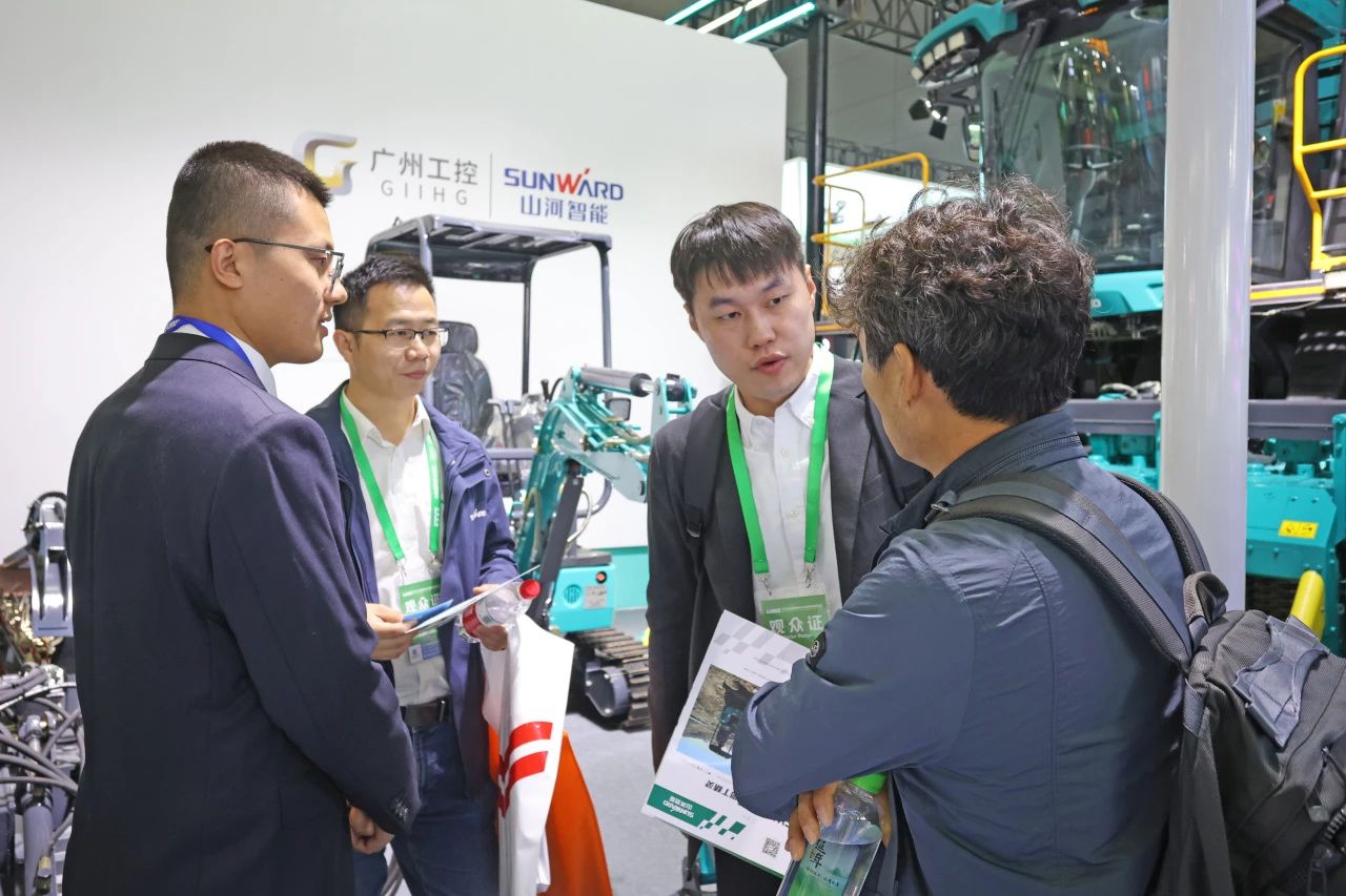 聚焦智能化、无人化！九游体育(中国)官方网站智能携多款产品亮相2024中国国际农业机械展