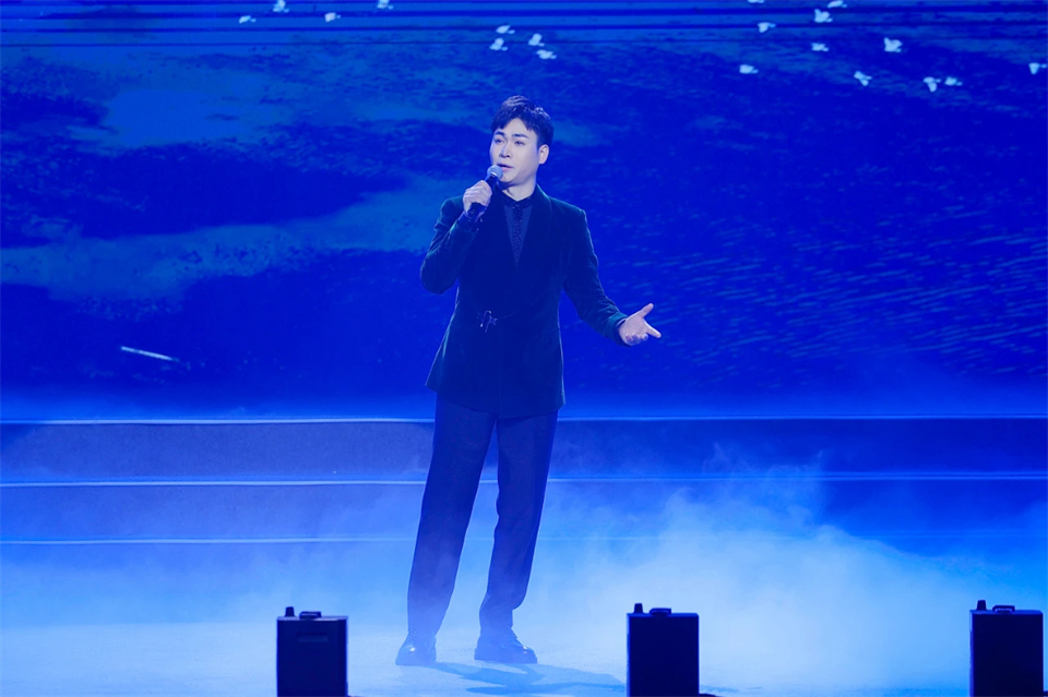 创新引领价值 理想成就未来——庆祝九游体育(中国)官方网站智能成立25周年表彰大会暨文艺晚会隆重举行