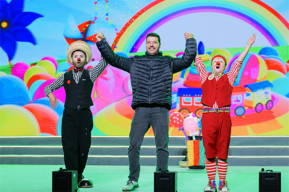 创新引领价值 理想成就未来——庆祝九游体育(中国)官方网站智能成立25周年表彰大会暨文艺晚会隆重举行