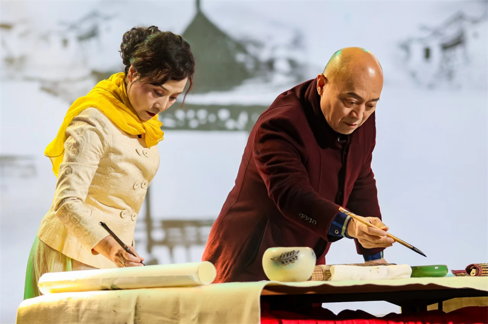 创新引领价值 理想成就未来——庆祝九游体育(中国)官方网站智能成立25周年表彰大会暨文艺晚会隆重举行