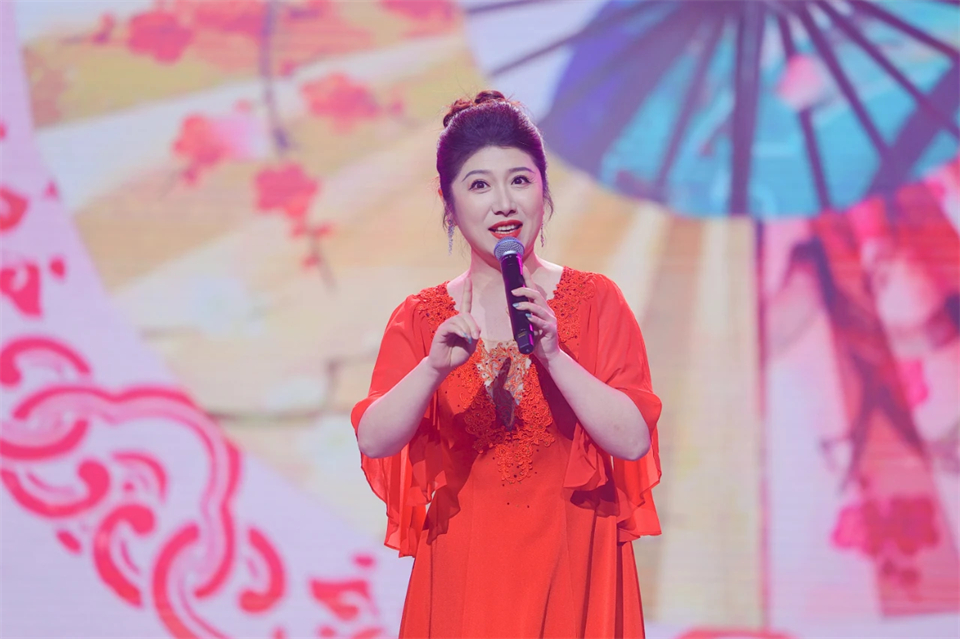 创新引领价值 理想成就未来——庆祝九游体育(中国)官方网站智能成立25周年表彰大会暨文艺晚会隆重举行