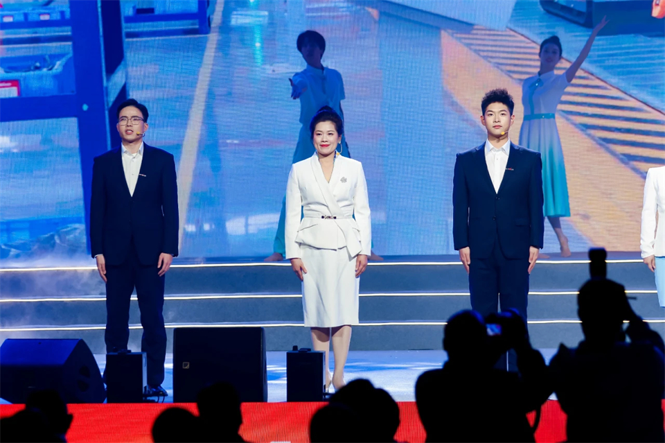 创新引领价值 理想成就未来——庆祝九游体育(中国)官方网站智能成立25周年表彰大会暨文艺晚会隆重举行