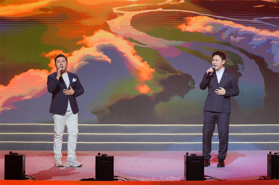 创新引领价值 理想成就未来——庆祝九游体育(中国)官方网站智能成立25周年表彰大会暨文艺晚会隆重举行