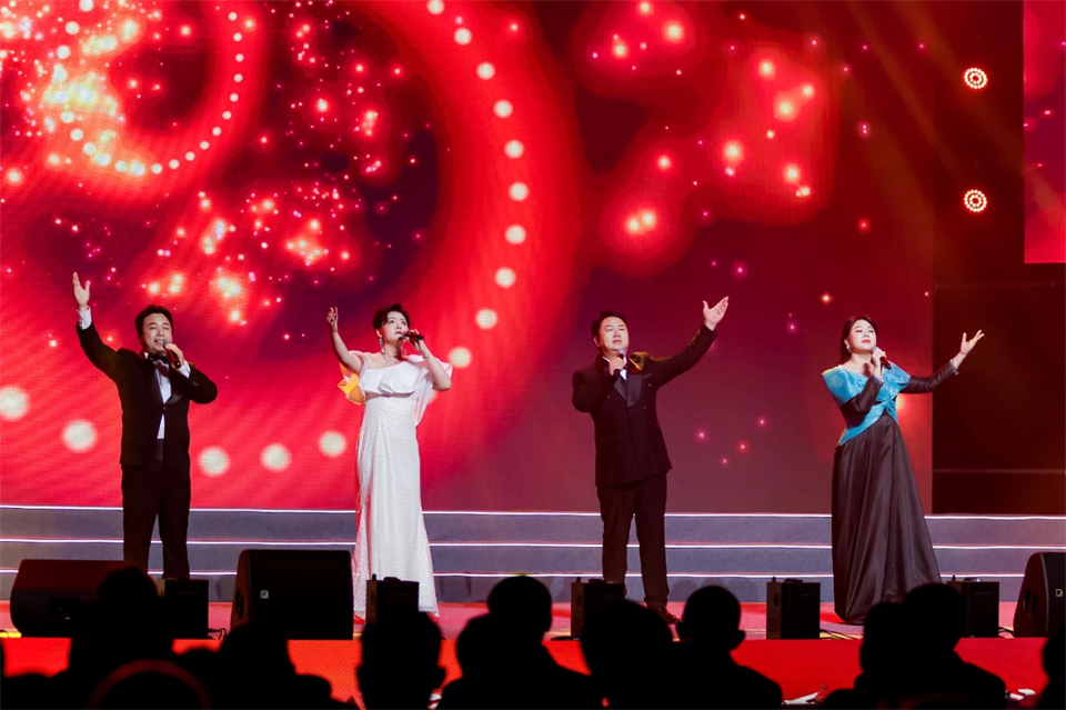 创新引领价值 理想成就未来——庆祝九游体育(中国)官方网站智能成立25周年表彰大会暨文艺晚会隆重举行