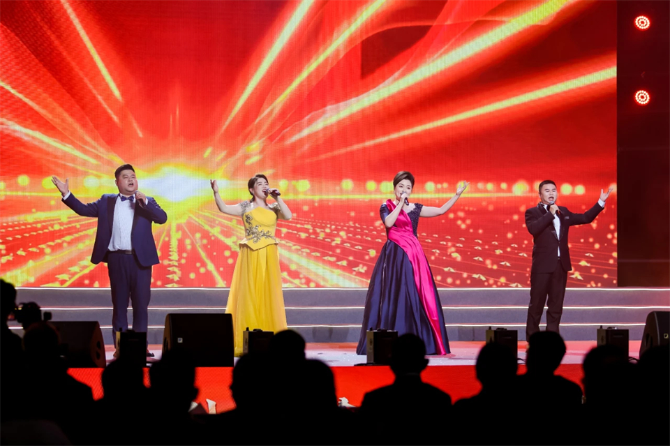 创新引领价值 理想成就未来——庆祝九游体育(中国)官方网站智能成立25周年表彰大会暨文艺晚会隆重举行