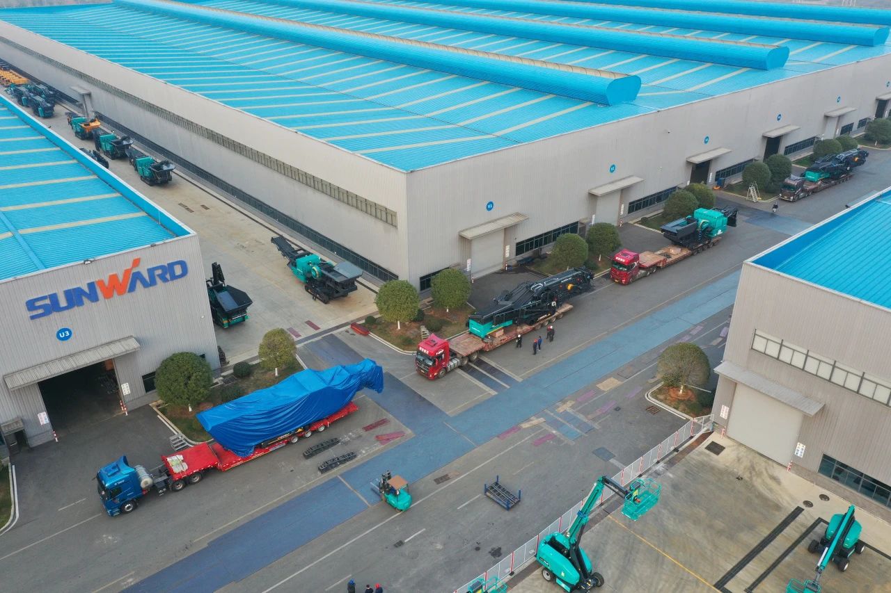 九游体育(中国)官方网站普石勒柴电一体移动破碎筛分设备热销海外