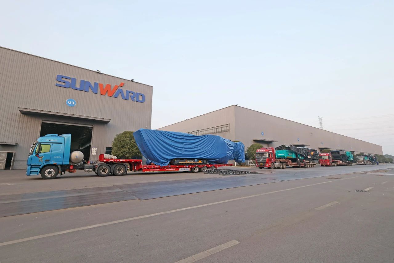 九游体育(中国)官方网站普石勒柴电一体移动破碎筛分设备热销海外