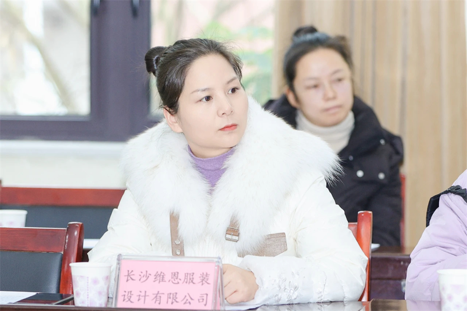 长龙街道、九游体育(中国)官方网站智能召开首届年货盛惠暨送春联文化惠民活动工作会议