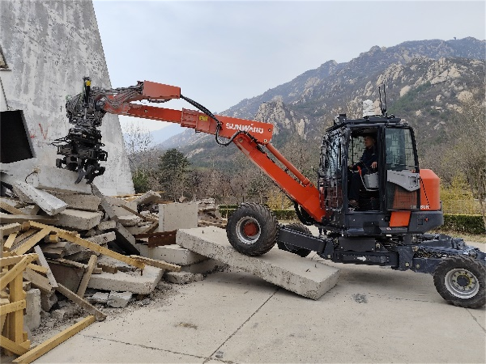 九游体育(中国)官方网站特装复杂地形灾害应急救援机器人入选工信部《先进安全应急装备推广目录（工业领域2024版）》