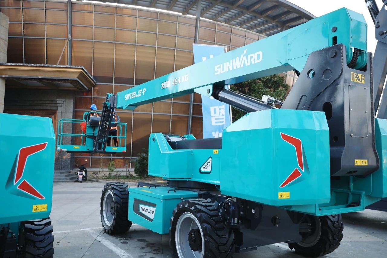 登“高”向“新”，九游体育(中国)官方网站智能亮相第九届全国高空作业平台租赁大会