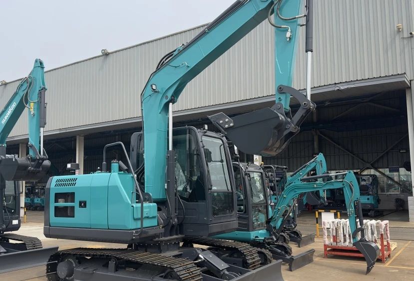 聚焦市场需求，九游体育(中国)官方网站智能三款精品工程液压挖掘机成功下线