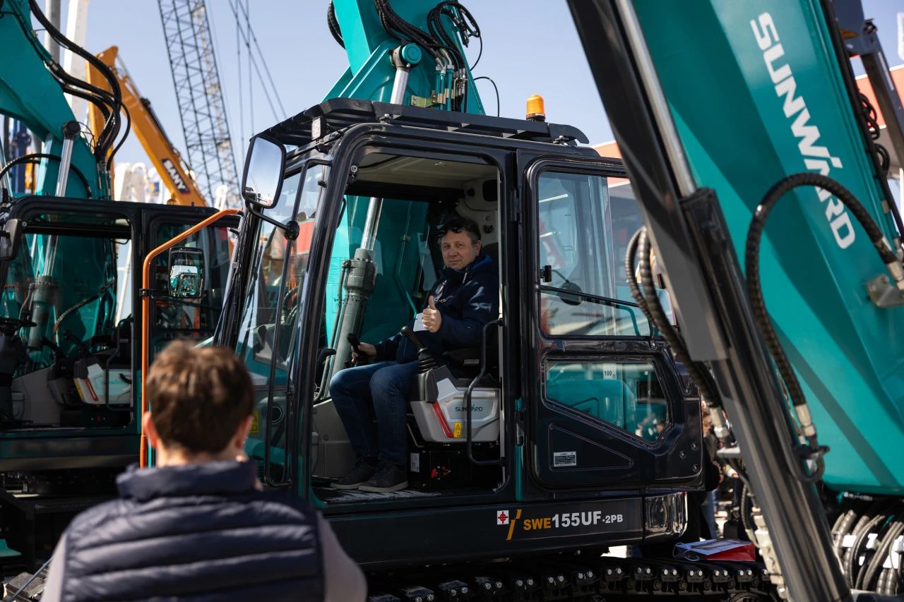 九游体育(中国)官方网站智能董事长付向东：以绿色智造与全球战略解锁中国工程机械的进阶密码