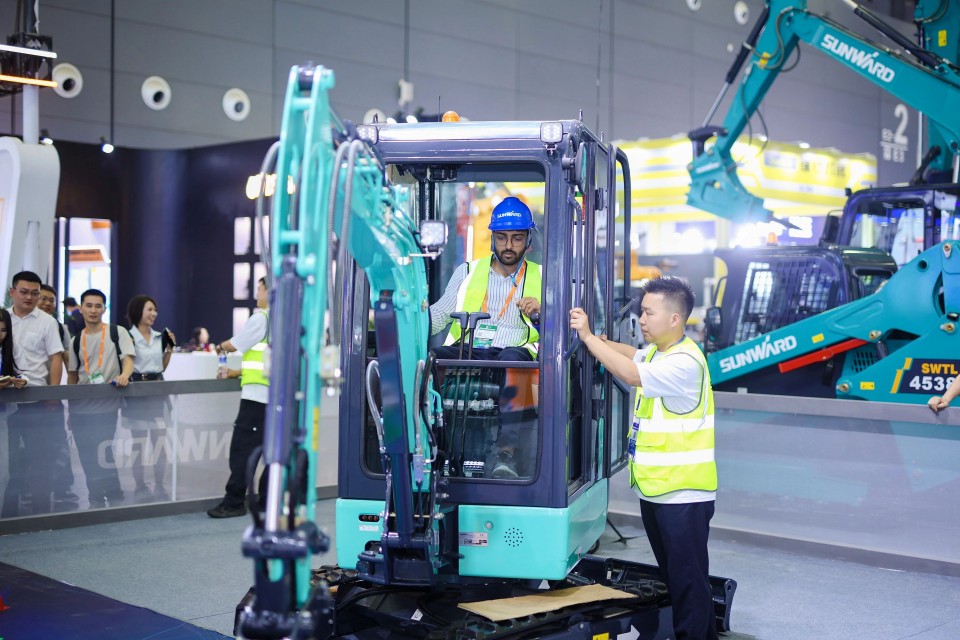 2025 CICEE | 九游体育(中国)官方网站智能实力闪耀2025长沙国际工程机械展