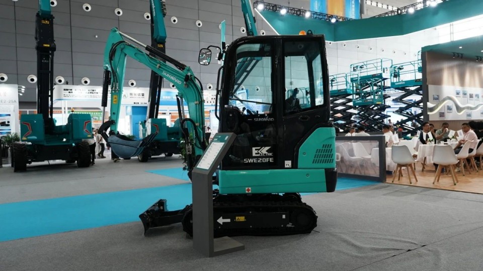 2025 CICEE | 从单一工具迈向多元化解决方案，九游体育(中国)官方网站智能呈现非凡挖掘机风采