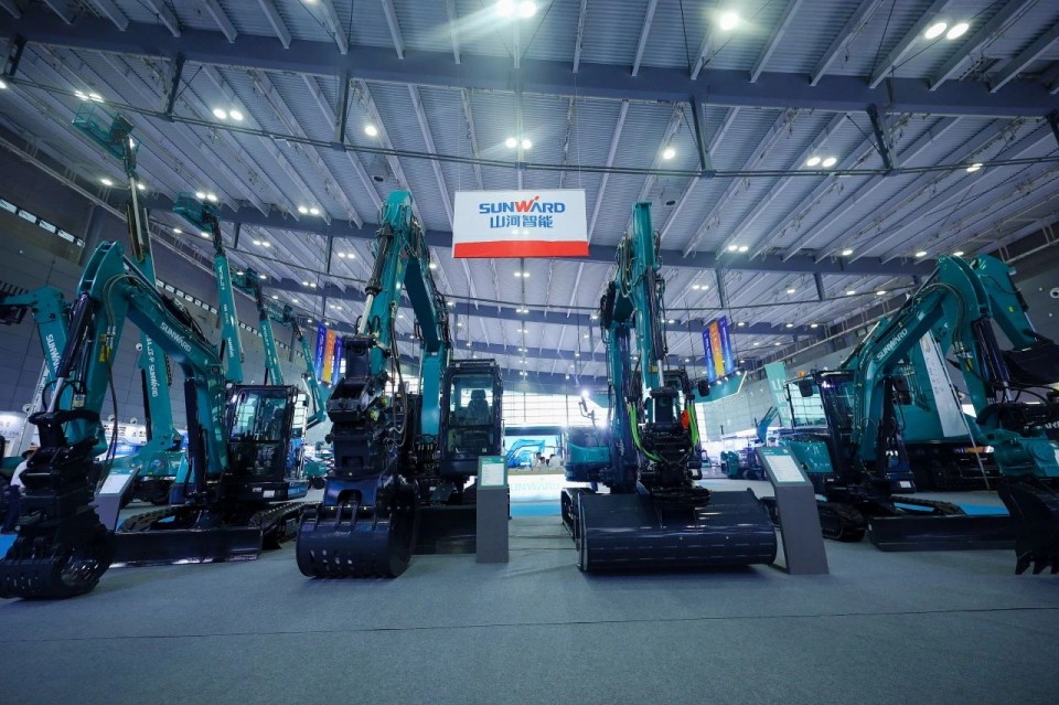 2025 CICEE | 从单一工具迈向多元化解决方案，九游体育(中国)官方网站智能呈现非凡挖掘机风采