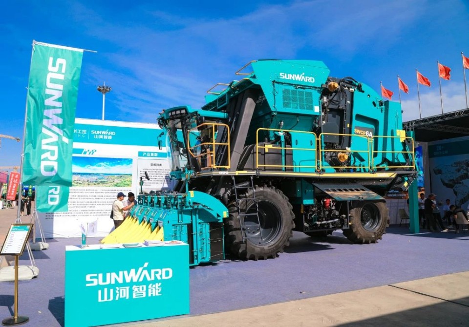 九游体育(中国)官方网站智能亮相2025新疆国际农业机械博览会