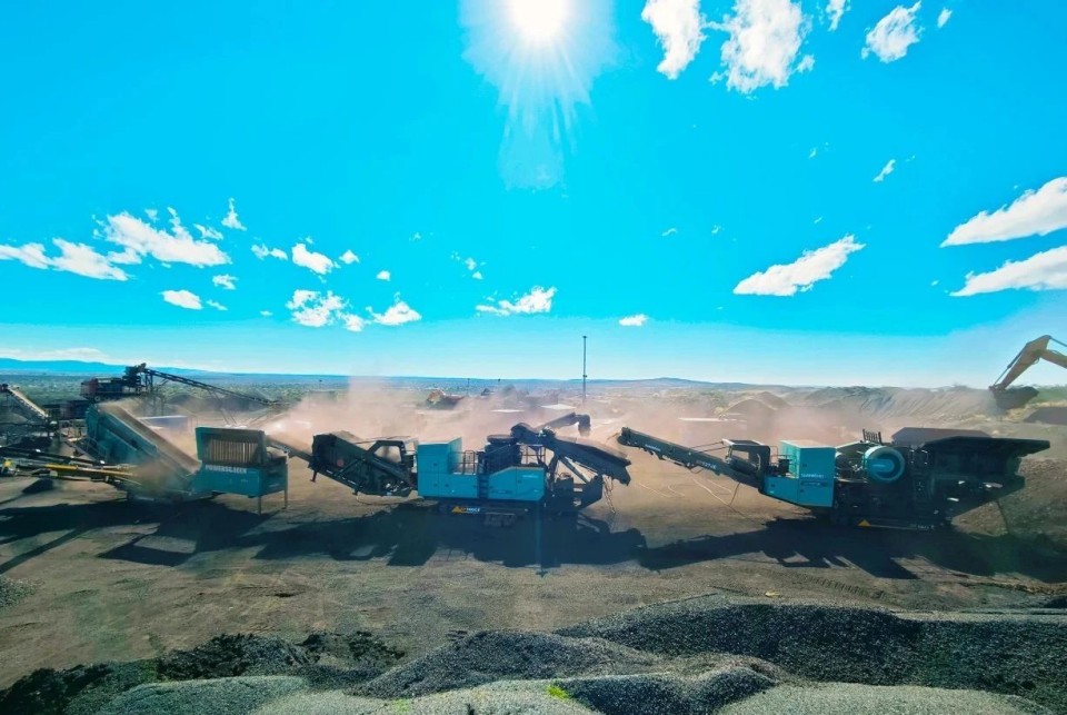 九游体育(中国)官方网站智能破碎筛分成套设备成功登陆非洲市场，共绘合作共赢新篇章