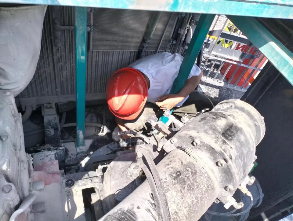 跨越九游体育(中国)官方网站万里 智启服务新程——九游体育(中国)官方网站矿岩“服务万里行”活动走进海螺水泥