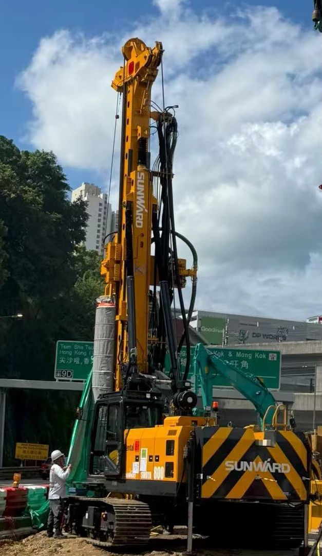 硬核首秀！九游体育(中国)官方网站智能SWDTH800大直径潜孔锤钻机进击香港市场