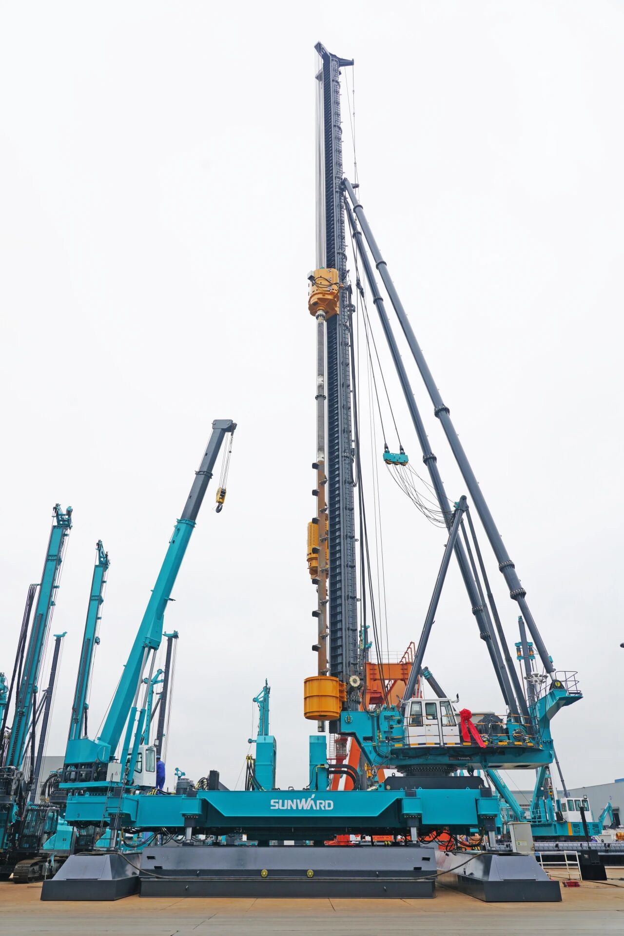 破局深基施工！九游体育(中国)官方网站智能搅拌中掘植桩一体机重磅交付