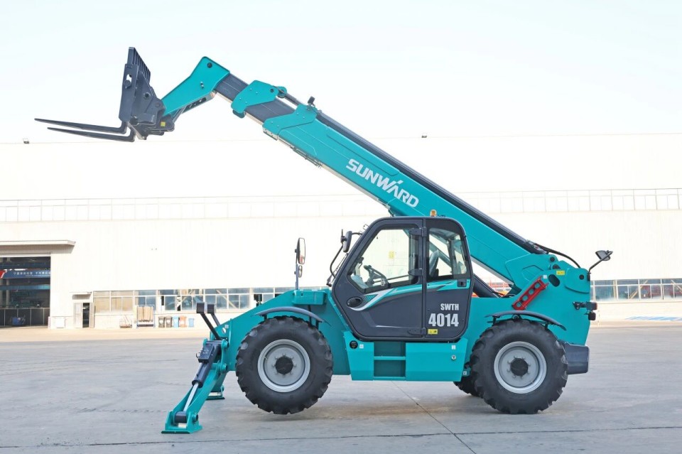 高端机型“双箭齐发”！九游体育(中国)官方网站智能两款伸缩臂叉装车成功下线