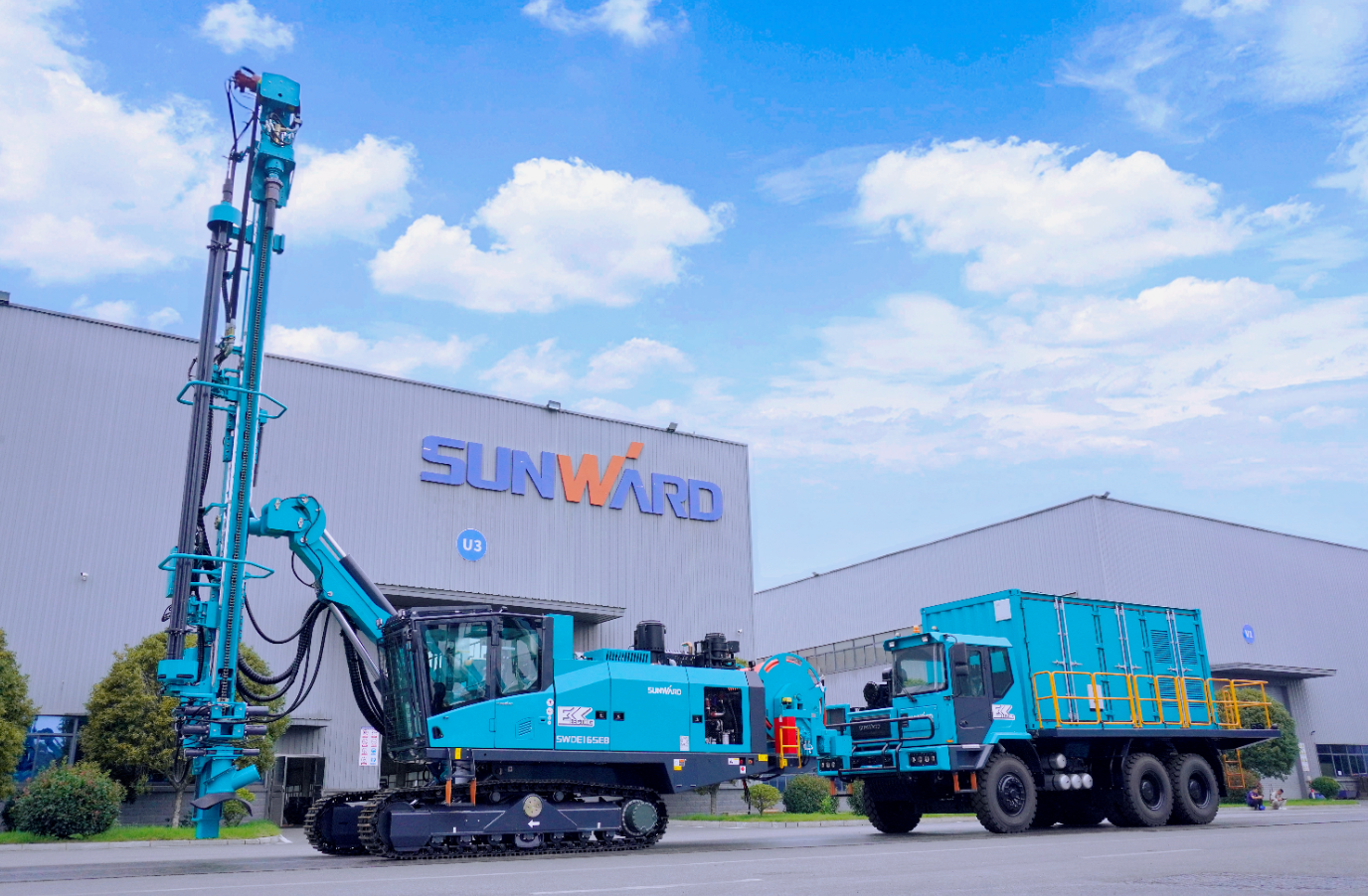 九游体育(中国)官方网站智能SWDE165EB电动潜孔钻机重磅下线，开启绿色钻爆新时代