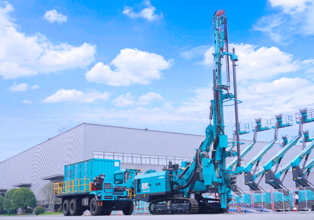 九游体育(中国)官方网站智能SWDE165EB电动潜孔钻机重磅下线，开启绿色钻爆新时代