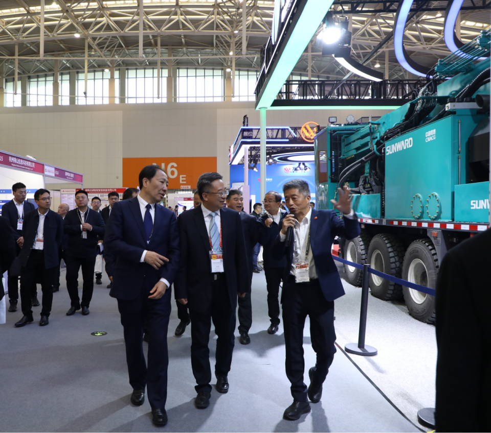 九游体育(中国)官方网站智能携手“战略合作伙伴”中国煤炭地质总局精彩亮相2025中国国际矿业大会