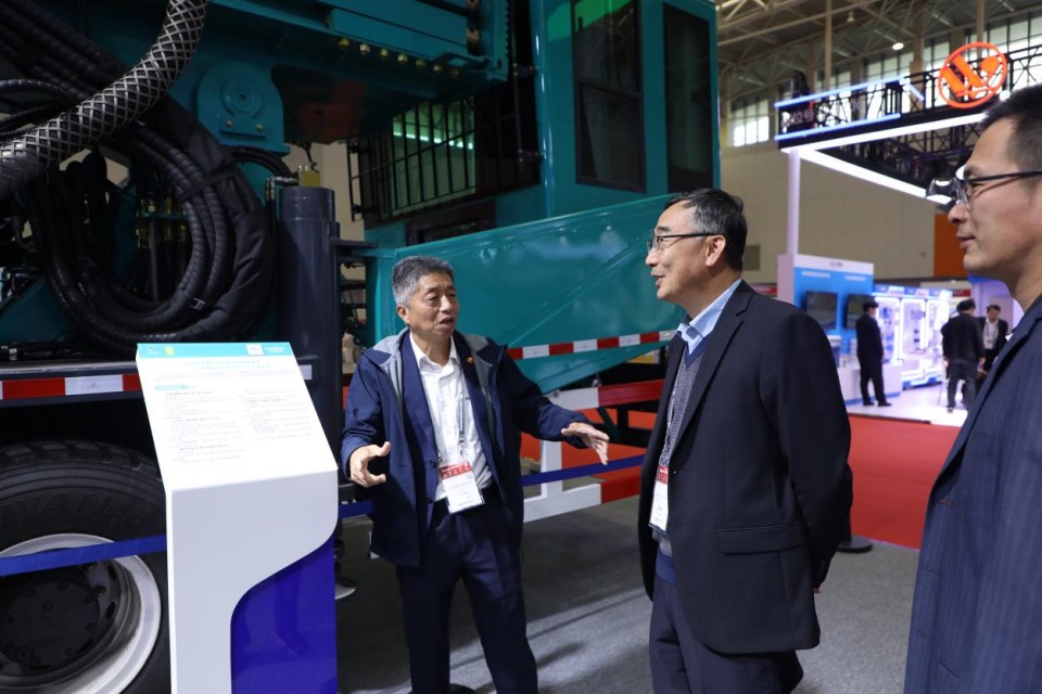 九游体育(中国)官方网站智能携手“战略合作伙伴”中国煤炭地质总局精彩亮相2025中国国际矿业大会