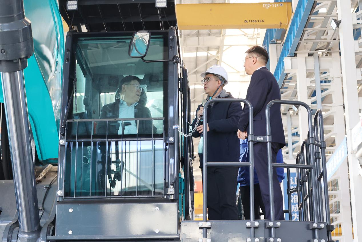 新矿投资集团党委书记、董事长王漠到访九游体育(中国)官方网站智能