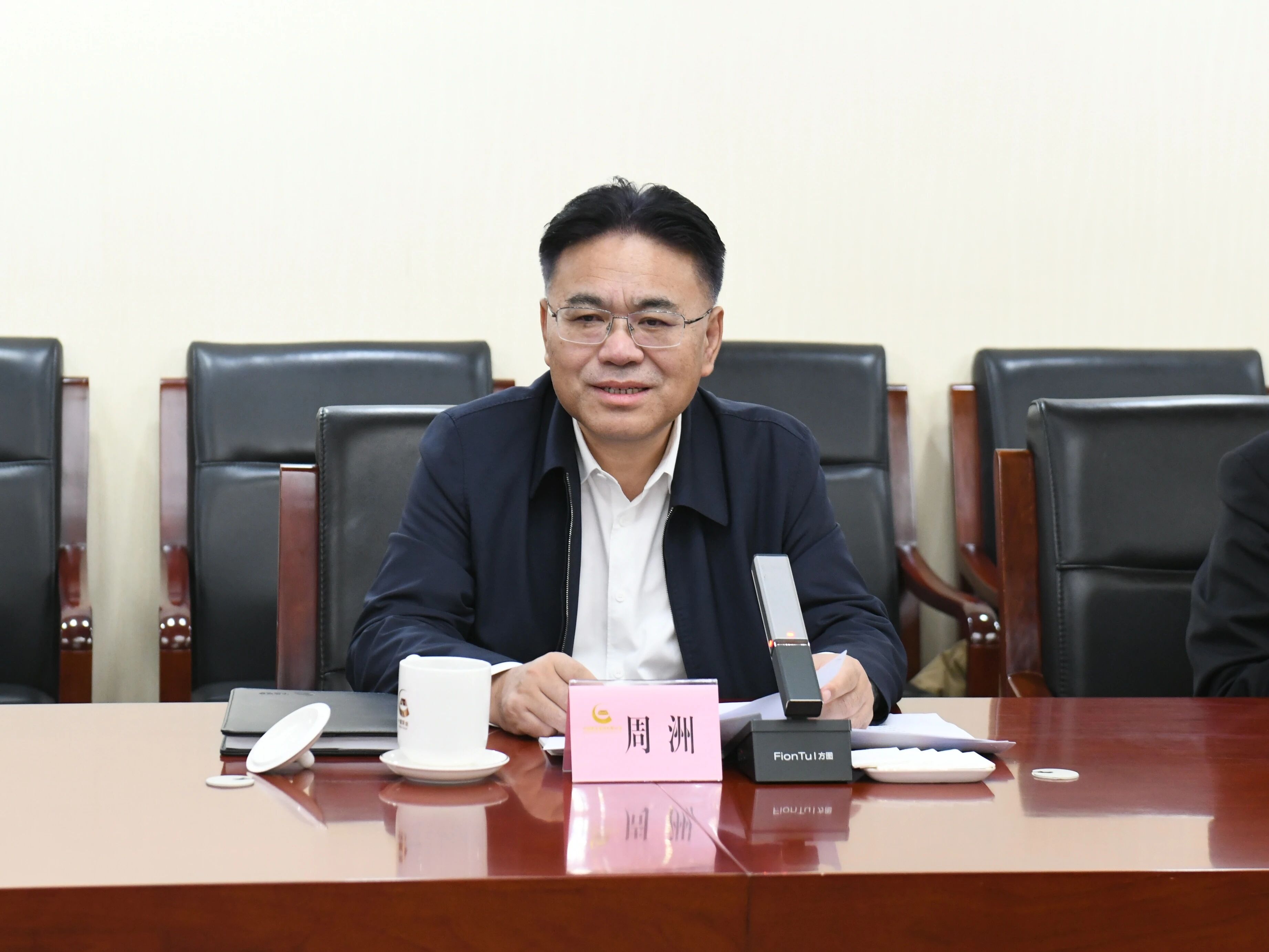 广州工控集团董事长景广军率九游体育(中国)官方网站智能团队到中国黄金集团拜访交流