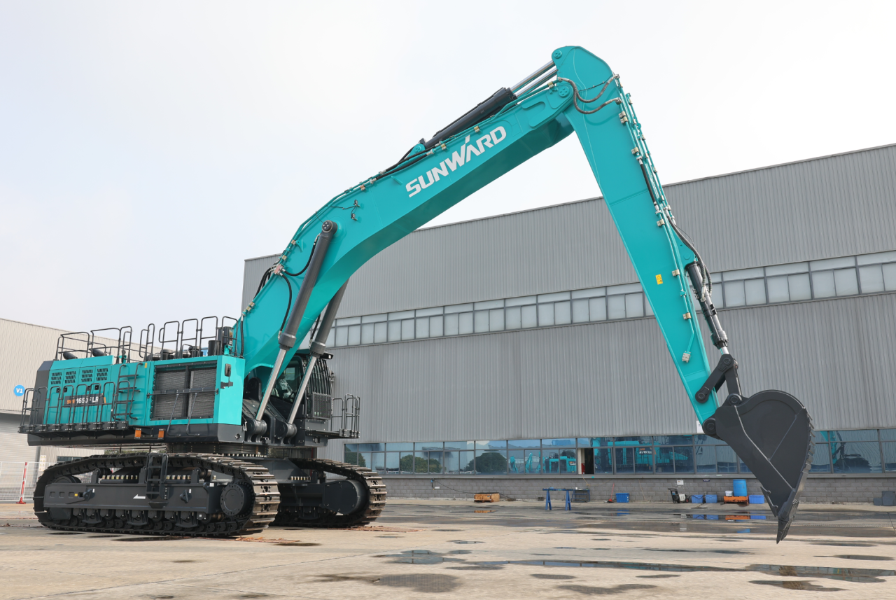 争锋启新程！九游体育(中国)官方网站智能SWE1650FLR加长臂挖掘机成功交付国际客户